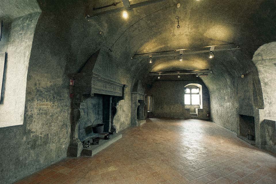 Sala interna del castello di Serralunga d'Alba, Piemonte